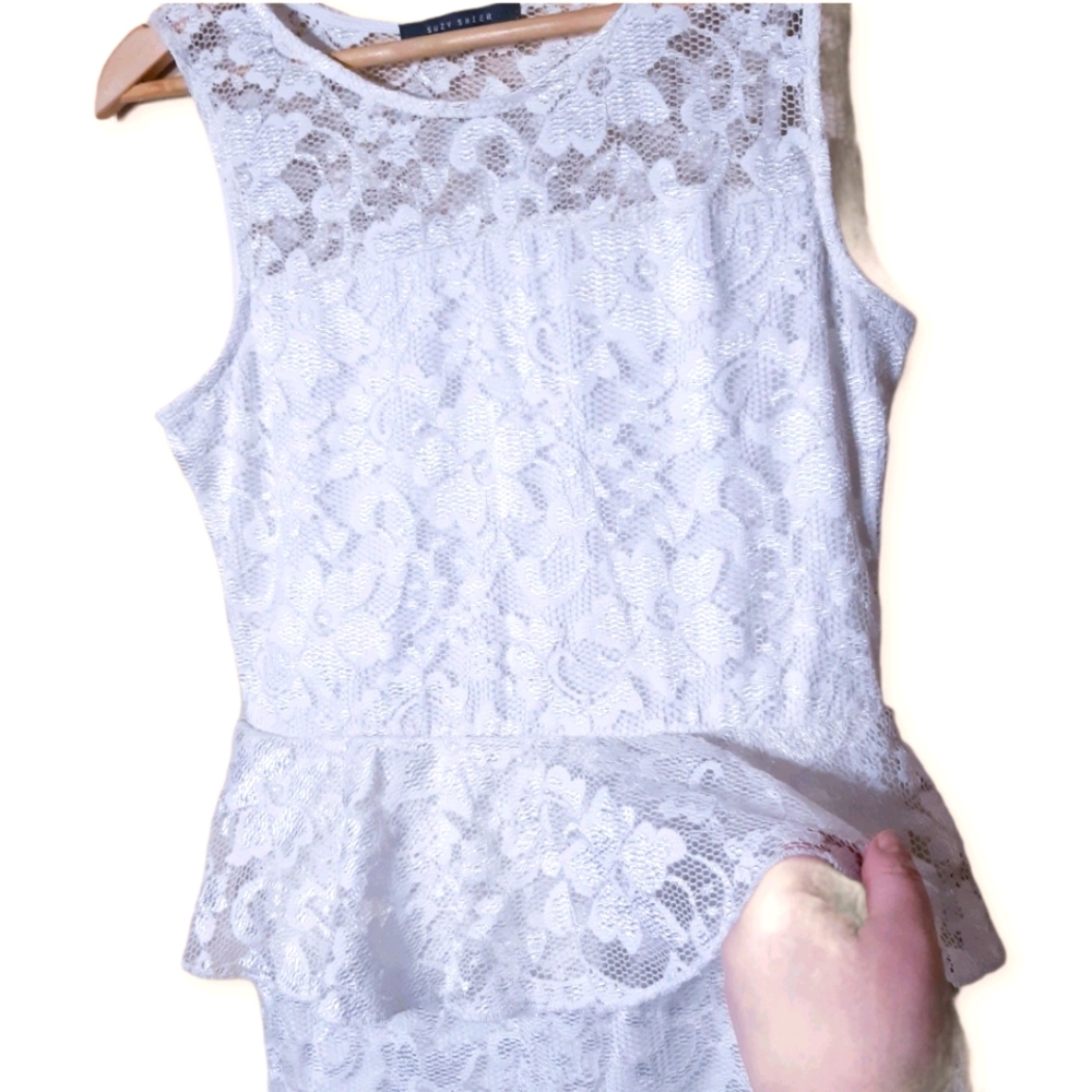 Suzy Shier | sleeveless lace body con peplum dress - Picture 2 of 7